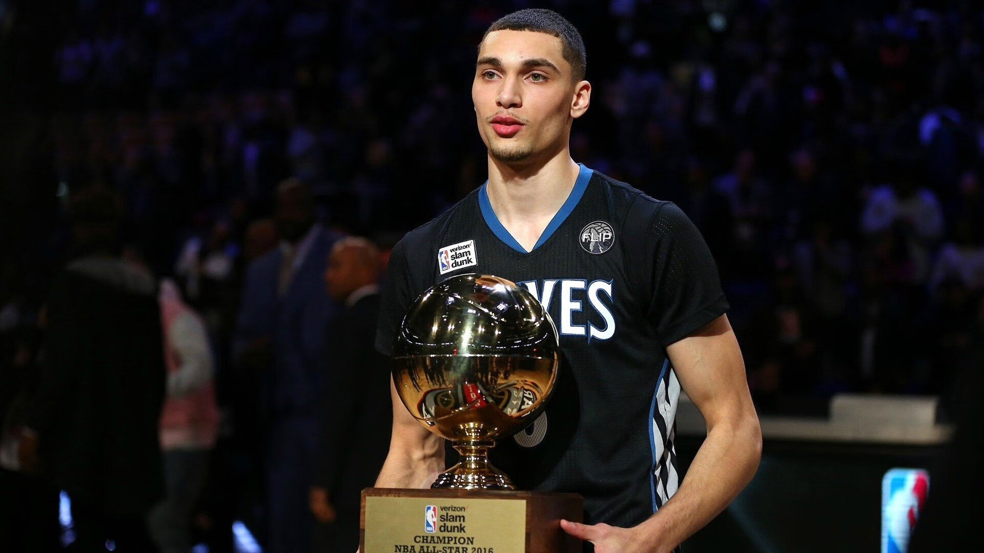 霍恩坎普11分钟戴帽！赫拉克莱斯半场4-1逆转兹沃勒，nba赫恩